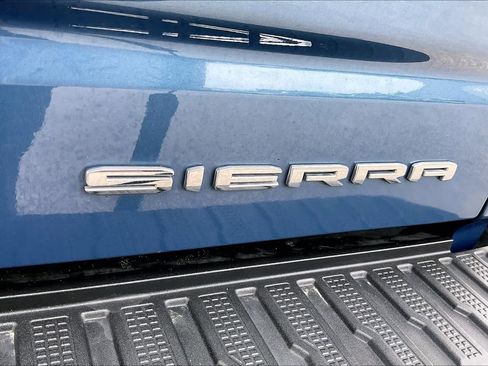 Used 2024 GMC Sierra 1500 Denali w/ Technology Package AWD/4WD image 10