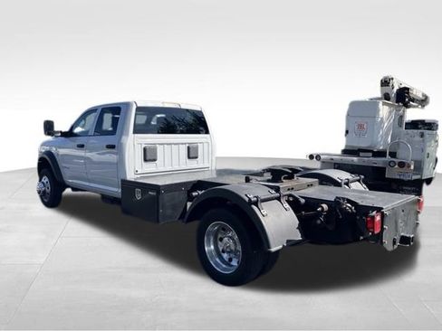Used 2022 RAM 5500 Tradesman w/ Chrome Appearance Group AWD/4WD image 8