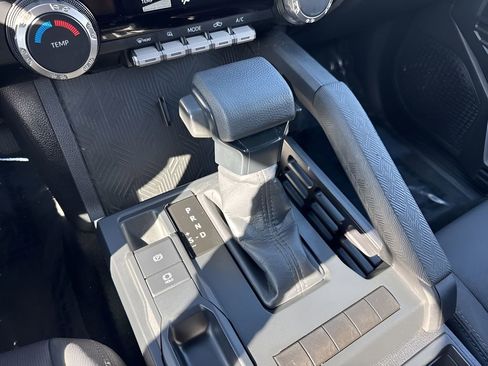 Used 2024 Toyota Tacoma SR image 13