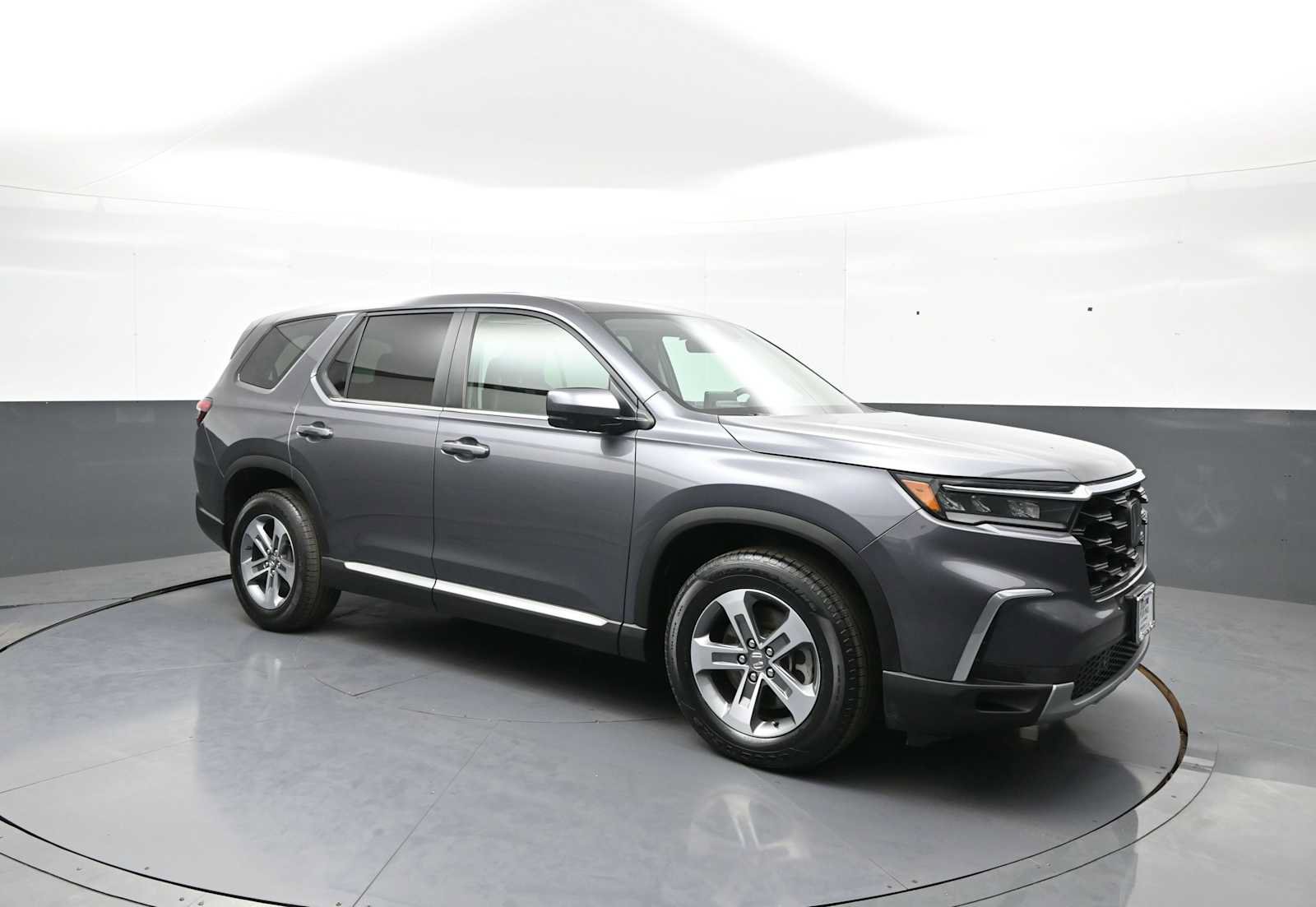 Used 2023 Honda Pilot EX-L image 3