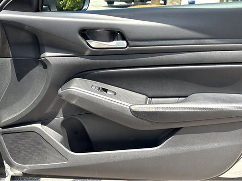 Certified 2025 Nissan Altima 2.5 SV FWD image 25