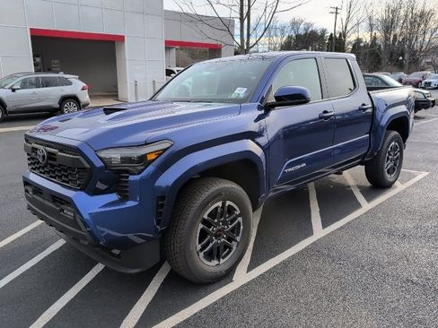 New 2025 Toyota Tacoma TRD Sport image 7
