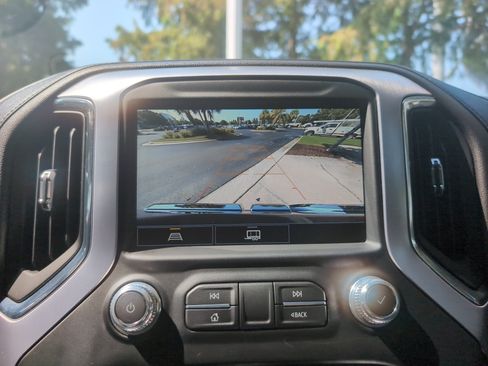 Used 2021 GMC Sierra 1500 SLE w/ Preferred Package AWD/4WD image 24