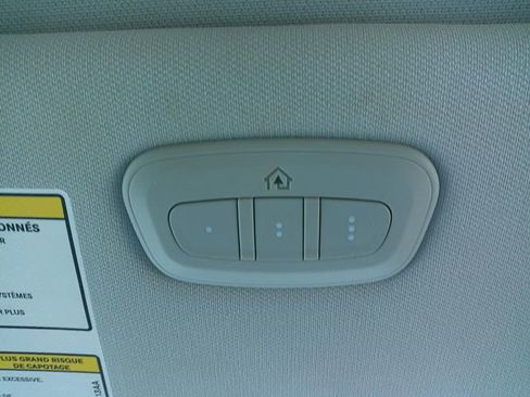 Used 2021 Jeep Cherokee Latitude Lux w/ Comfort/Convenience Group AWD/4WD image 22