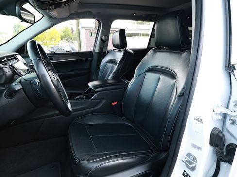 Used 2021 Jeep Grand Cherokee L Limited AWD/4WD image 28