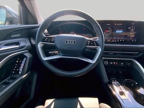 Used 2025 Audi Q5 Premium Plus AWD/4WD image 5