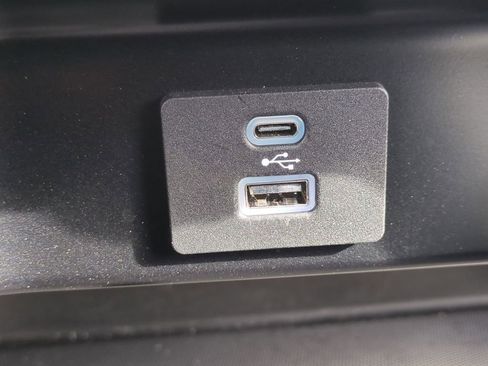 Used 2023 Ford F150 4x4 SuperCrew image 24