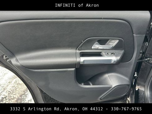 Used 2024 Mercedes-Benz GLB 250 4MATIC image 35