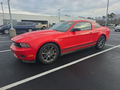 Used 2011 Ford Mustang Premium w/ 203A Rapid Spec Order Code image 2