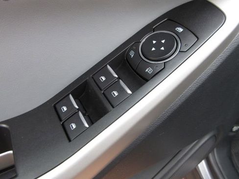 Certified 2022 Ford Explorer XLT w/ Equipment Group 202A image 10