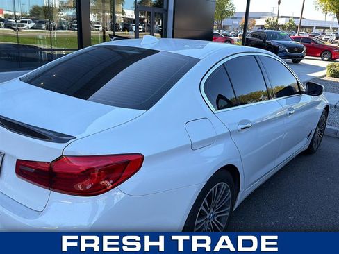 Used 2017 BMW 530i w/ Premium Package image 2