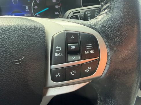 Used 2021 Ford Explorer XLT w/ Equipment Group 202A AWD/4WD image 14