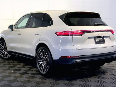 Used 2022 Porsche Cayenne Platinum Edition image 3
