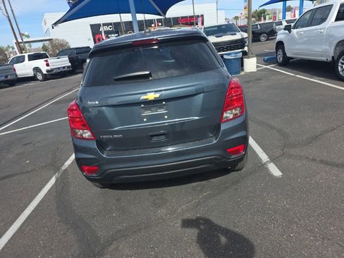 Used 2022 Chevrolet Trax LS w/ Tint and Cruise Package image 7