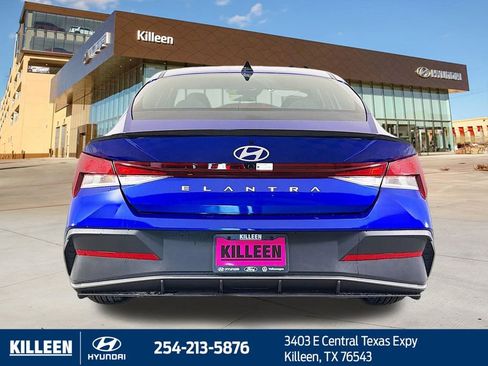 Used 2025 Hyundai Elantra Sport FWD image 8