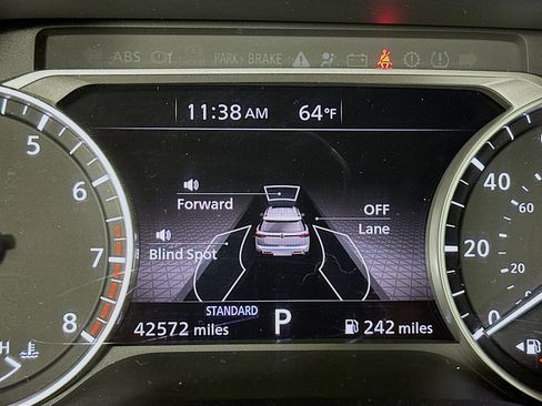 Used 2024 Nissan Pathfinder SV image 19