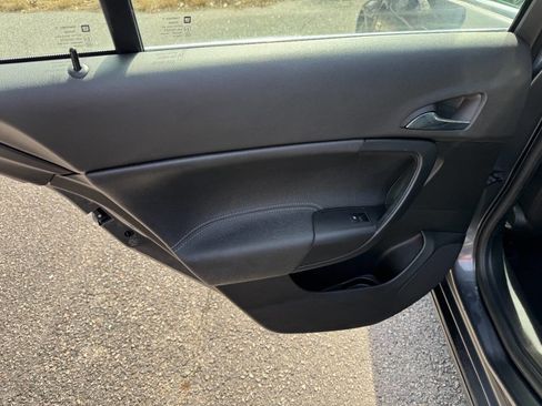 Used 2011 Buick Regal CXL Turbo w/ TO2 Preferred Equipment Group image 43