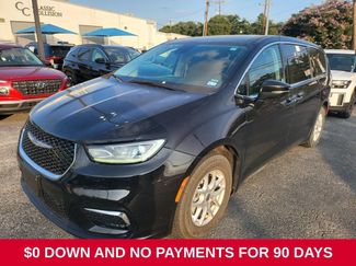 Used 2023 Chrysler Pacifica Touring-L FWD video 1