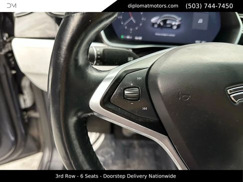 Used 2017 Tesla Model X 90D image 33