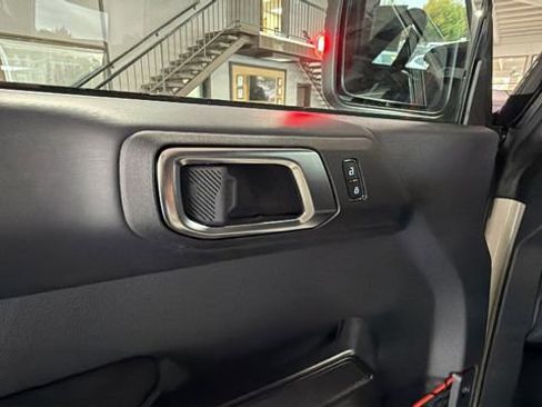 New 2025 Ford Bronco Raptor image 21