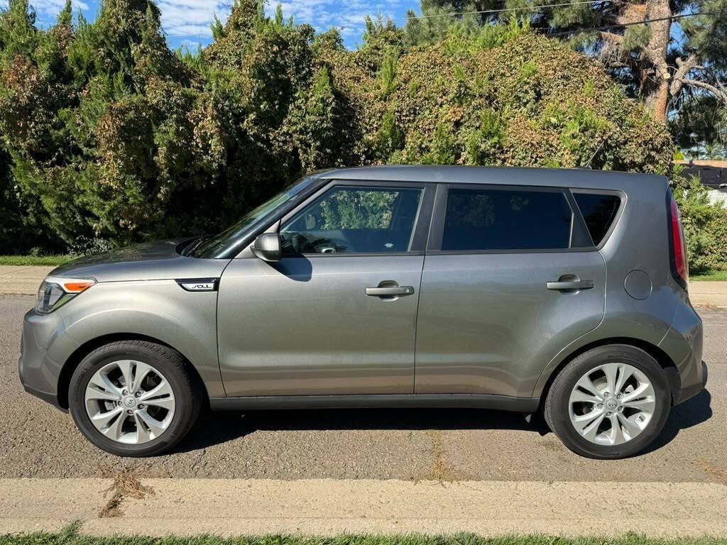 Used 2015 Kia Soul + FWD image 6