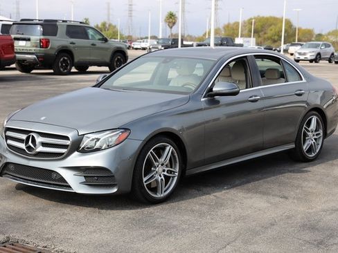Used 2017 Mercedes-Benz E 300 image 3