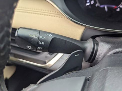 Used 2018 Toyota Avalon XLE Plus image 29