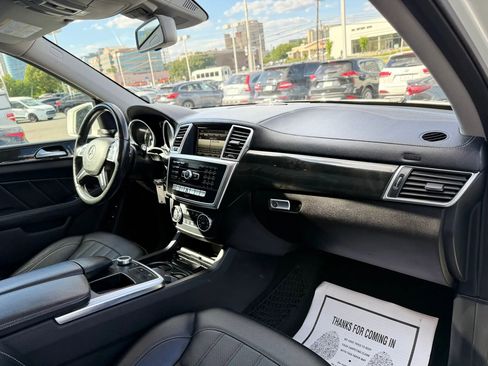 Used 2016 Mercedes-Benz GL 450 4MATIC image 41
