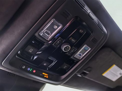 Used 2025 Cadillac Escalade Sport Platinum w/ LPO, ONYX Package image 20