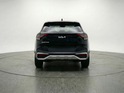 Used 2025 Kia Sportage LX image 7