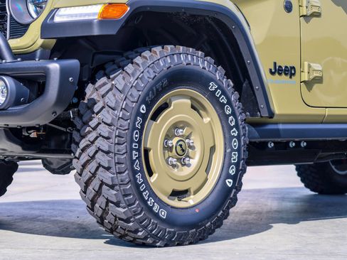 New 2026 Jeep Gladiator Willys AWD/4WD image 2