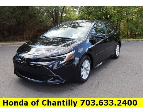 Used 2023 Toyota Corolla SE image 3