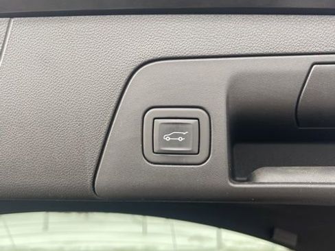 Used 2023 Buick Envision Preferred image 12