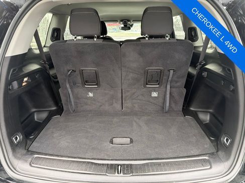 Used 2023 Jeep Grand Cherokee L Laredo AWD/4WD image 24