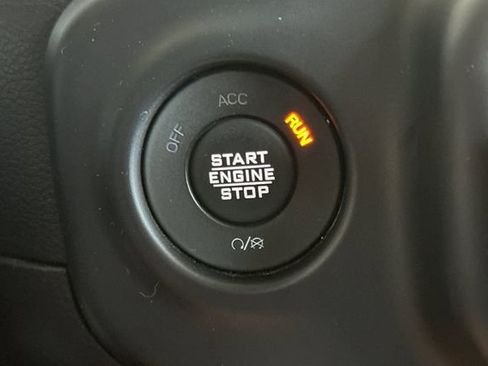Used 2023 Jeep Gladiator Mojave AWD/4WD image 22
