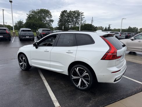 Used 2024 Volvo XC60 B5 Ultimate w/ Protection Package Premier AWD/4WD image 5
