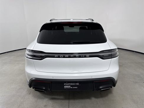 Certified 2025 Porsche Macan image 6