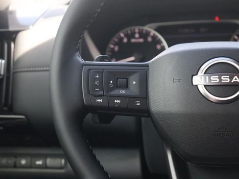 New 2026 Nissan Pathfinder SV w/ SV Premium Package AWD/4WD image 10