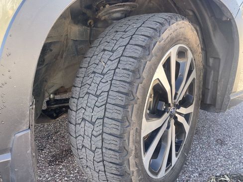 Used 2023 Subaru Forester Limited image 9