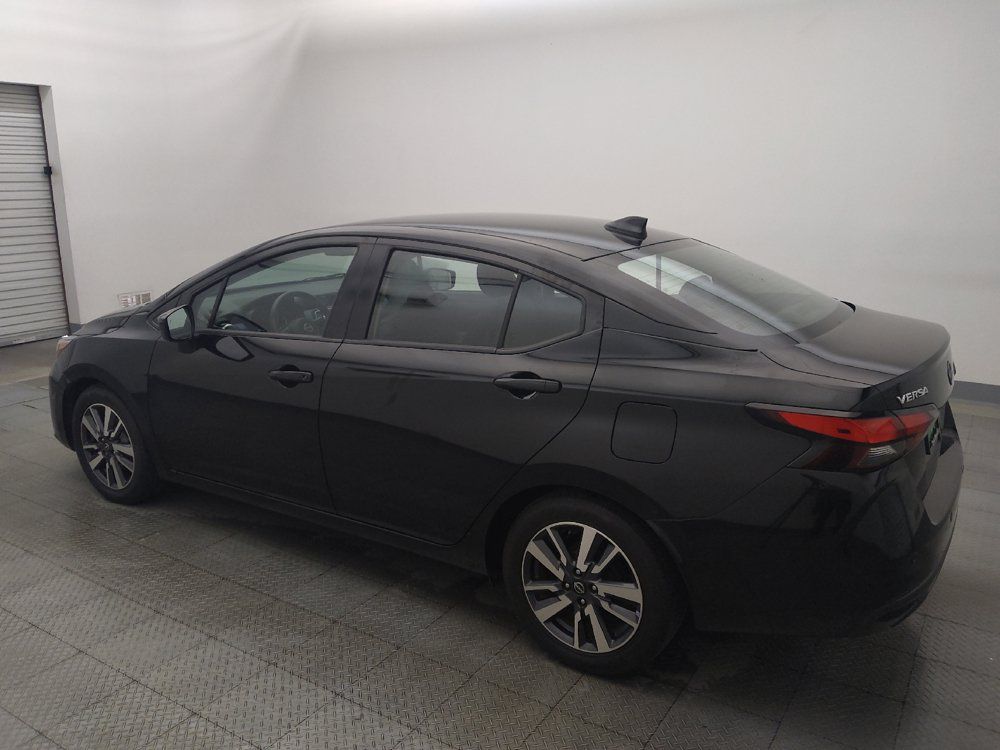 Used 2023 Nissan Versa SV FWD image 3