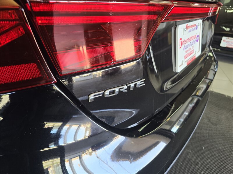 Used 2021 Kia Forte LXS FWD image 26