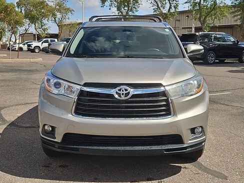 Used 2016 Toyota Highlander XLE AWD/4WD image 2