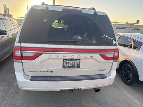 Used 2016 Lincoln Navigator L Select RWD image 7