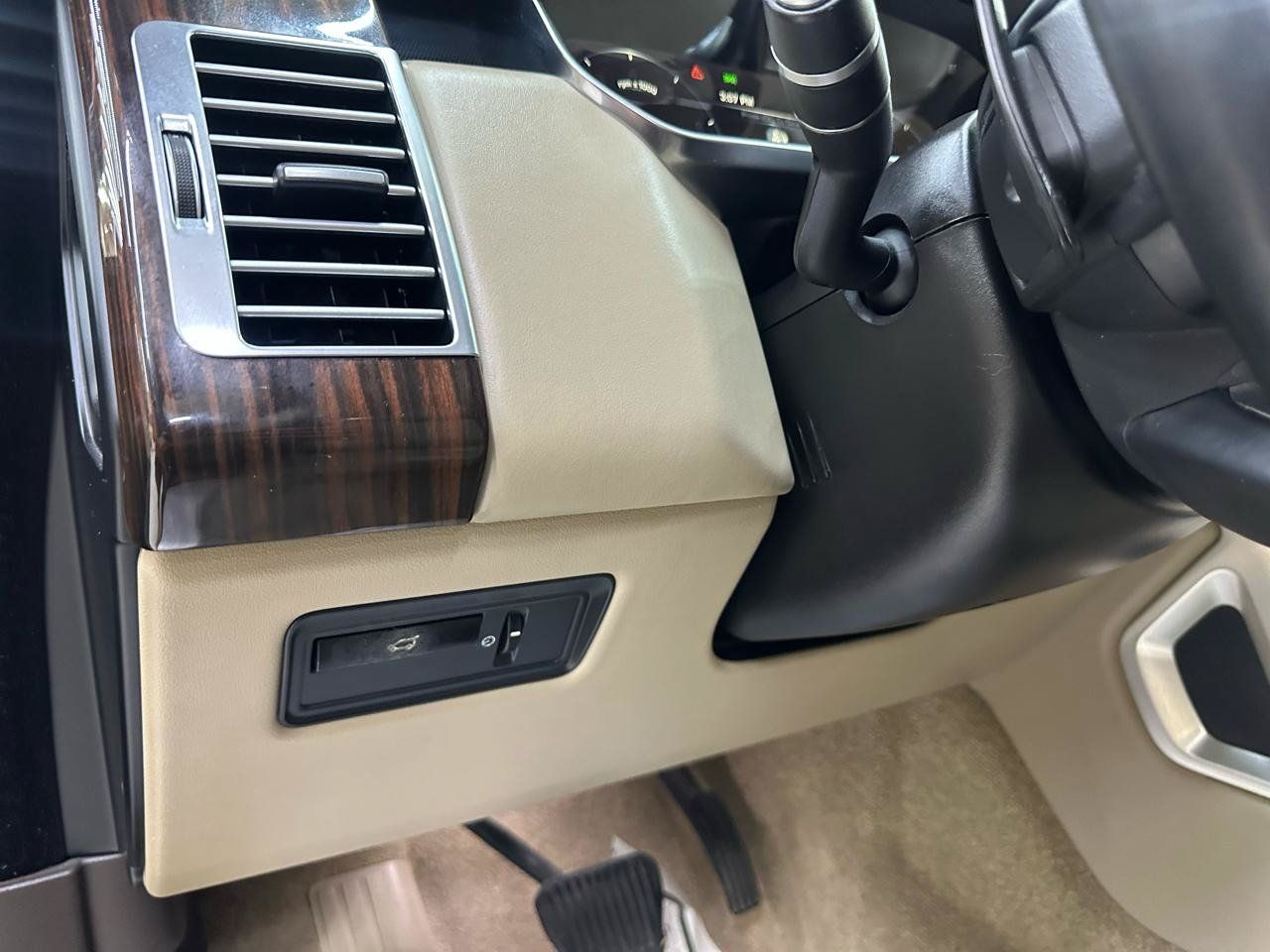 Used 2014 Land Rover Range Rover HSE AWD/4WD image 19