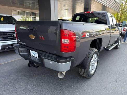 Used 2011 Chevrolet Silverado 2500 LT w/ Interior Plus Package AWD/4WD image 13