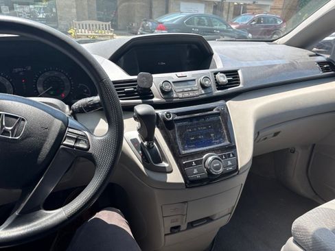 Used 2014 Honda Odyssey EX image 12