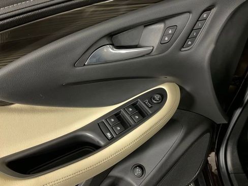 Used 2020 Buick Envision Essence FWD image 27