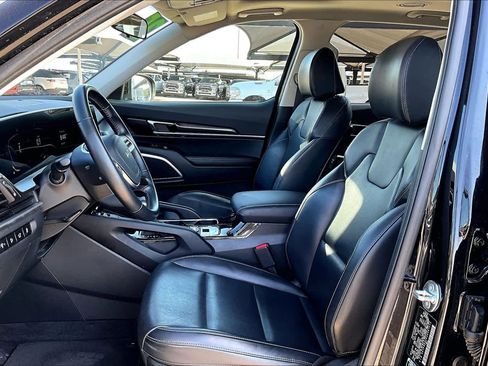 Used 2025 Kia Telluride S image 8