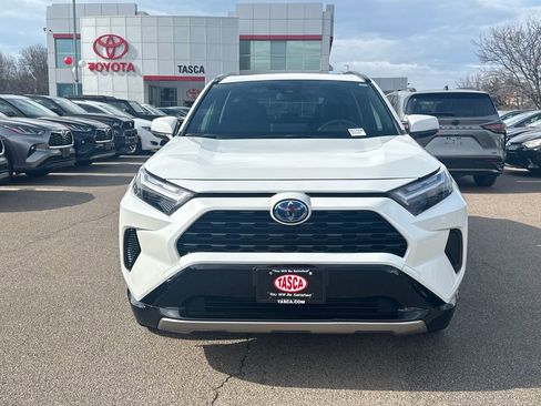 Used 2024 Toyota RAV4 SE w/ Convenience Package image 2