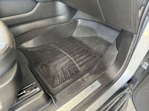 Certified 2024 Chevrolet Suburban High Country w/ Advanced Technology Package image 32